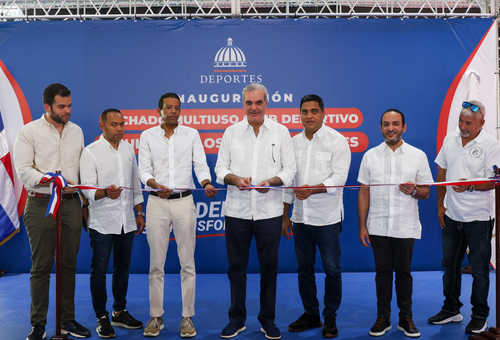 ABINADER INAUGURA DOS POLIDEPORTIVOS EN SANTO DOMINGO QUE BENEFICIARÁN A MÁS DE 12,900 PERSONAS