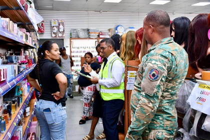 AUTORIDADES LABORALES IDENTIFICAN IRREGULARIDADES EN 101 COMERCIOS CHINOS Y PARALIZAN LAS OPERACIONES DE 24