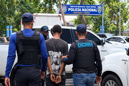 ADOLESCENTE DE 17 AÑOS SE ENTREGA POR MUERTE A TIROS DE SARGENTO POLICIAL EN SANTIAGO.