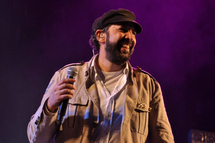 JUAN LUIS GUERRA DICE LOS ARTISTAS DEBEN CUIDAR LO QUE DICEN, PORQUE A TRAVÉS DE LA MÚSICA SE DEJAN MENSAJES