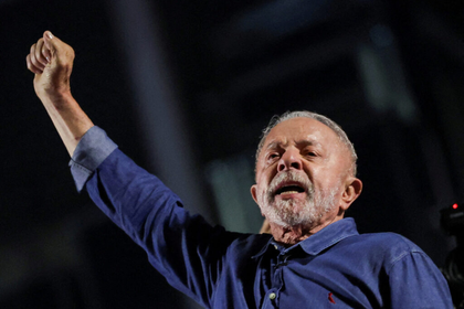 LULA, SOBRE LA SALIDA DE FLÁVIO BOLSONARO A EE. UU.: “QUIEN SALE ESCONDIDO DE SU PAÍS, DEBE ALGUNA COSA”