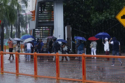 LLUVIAS DEJAN 30 COMUNIDADES INCOMUNICADAS Y OBLIGAN AL COE A REFORZAR LAS ALERTAS
