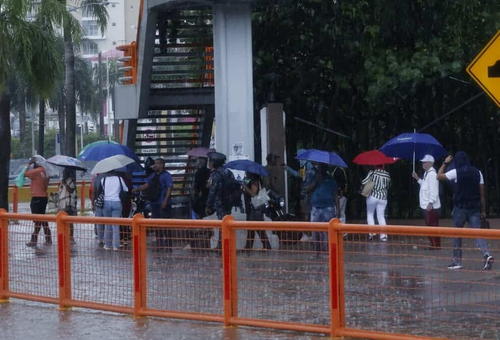 LLUVIAS DEJAN 30 COMUNIDADES INCOMUNICADAS Y OBLIGAN AL COE A REFORZAR LAS ALERTAS