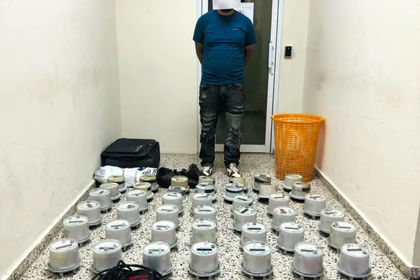 POLICÍA NACIONAL DETIENE A HOMBRE Y RECUPERA 42 MEDIDORES ELÉCTRICOS EN LA VEGA