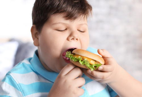 LA OBESIDAD ENTRE NIÑOS Y ADOLESCENTES SE CUADRUPLICA Y YA AFECTA A 170 MILLONES EN EL MUNDO
