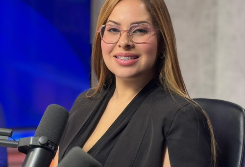 PREMIOS LA FLOR RECONOCE TRAYECTORIA DE PERIODISTA SUSY AQUINO GAUTREAU CON NOMINACIÓN A COMENTARISTA DE OPINIÓN.
